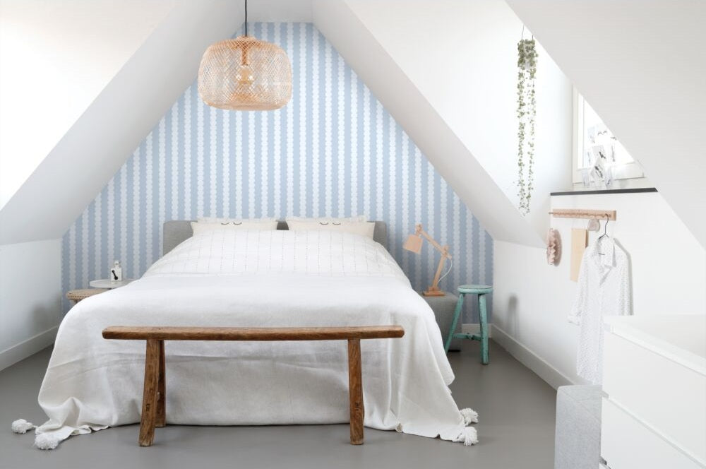 ESTAhome grafische strepen behang voor de kinderkamer jongenskamer meisjeskamer tienerkamer lichtblauw 131743