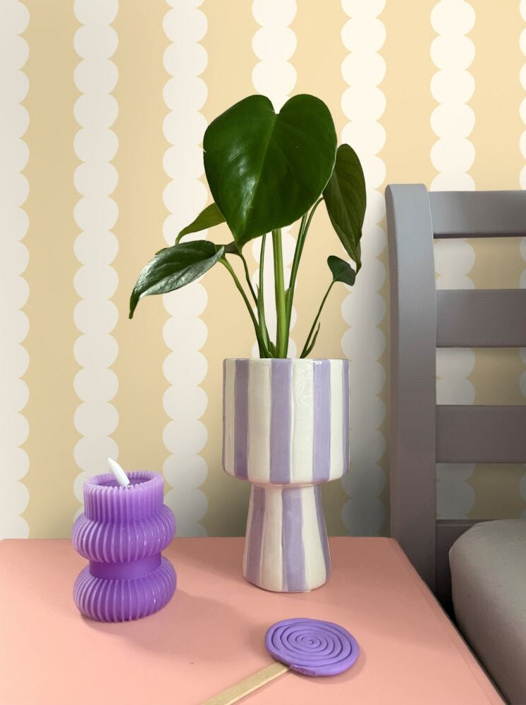 ESTAhome grafische strepen behang voor de kinderkamer meisjeskamer tienerkamer geel pastel 131746