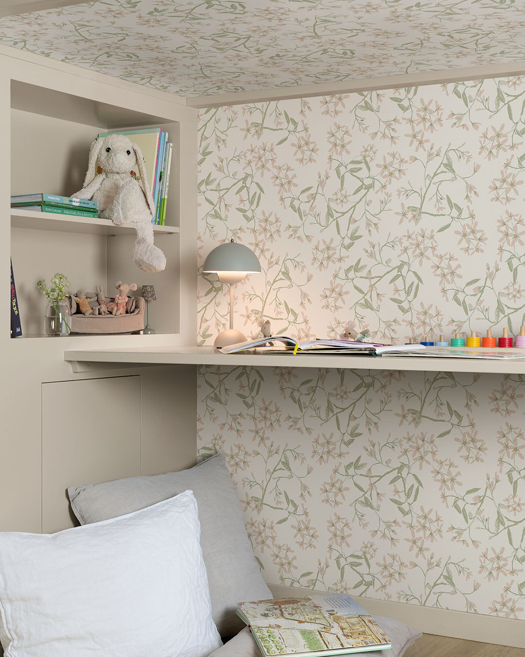 Paradis Midbec bloemen behang voor meisjeskamer en babykamer wit roze 20111