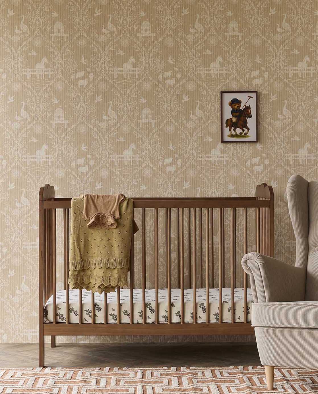 Dieren behang voor de kinderkamer van Eijffinger uit de Tiny Treasures collectie meisjeskamer babykamer 363130 beige