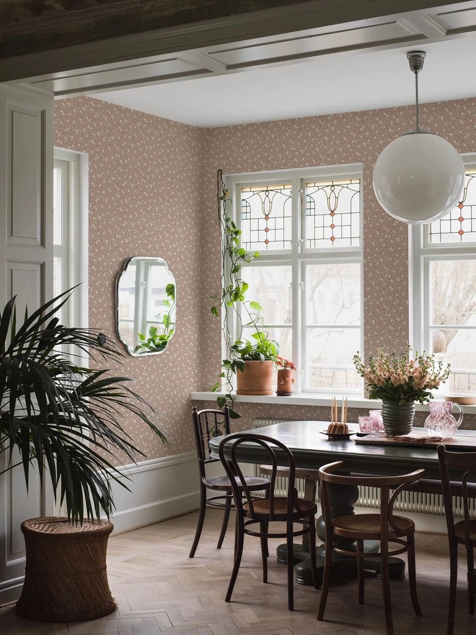 Borastapeter Myrten bloemen behang voor meisjekamer en babykamer terra beige 5733