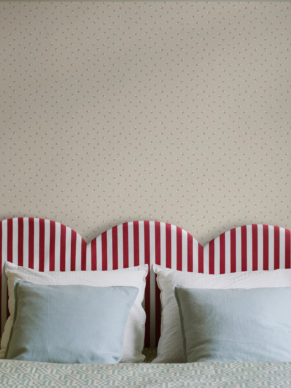 Borastapeter Petite Cherie bloemenbehang voor meisjeskamer of babykamer kleine bloemetjes beige
