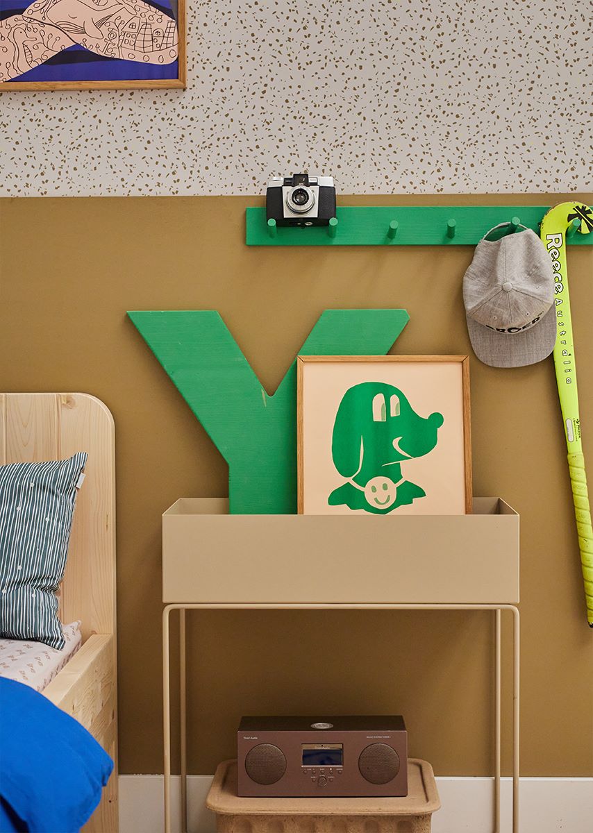 Bibelotte behang voor de kinderkamer terrazzo olijf