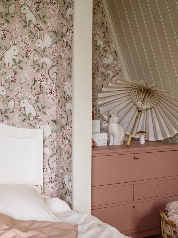 Borastapeter kinderbehang bosdieren behang roze konijnen eekhoorns Magic Forest 7476 roze