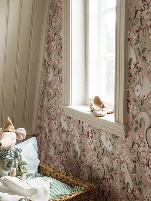 Borastapeter kinderbehang bosdieren behang roze konijnen eekhoorns Magic Forest 7476 roze