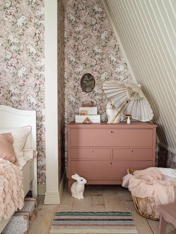 Borastapeter kinderbehang bosdieren behang roze konijnen eekhoorns Magic Forest 7476 roze