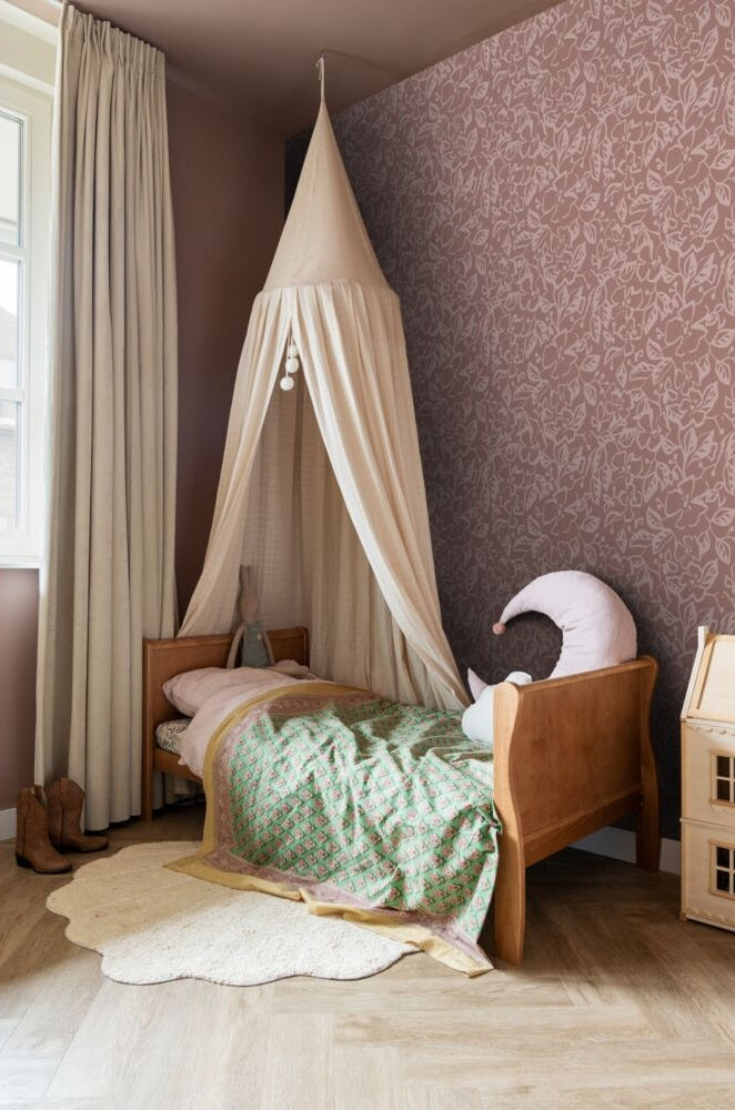 ESTAhome bladeren en bloemenbehang voor meisjeskamer en babykamer mauve paars 131373