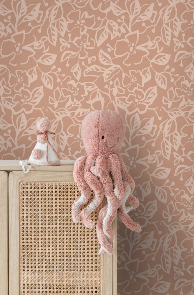 ESTAhome bladeren en bloemenbehang voor meisjeskamer en babykamer terra roze 131375