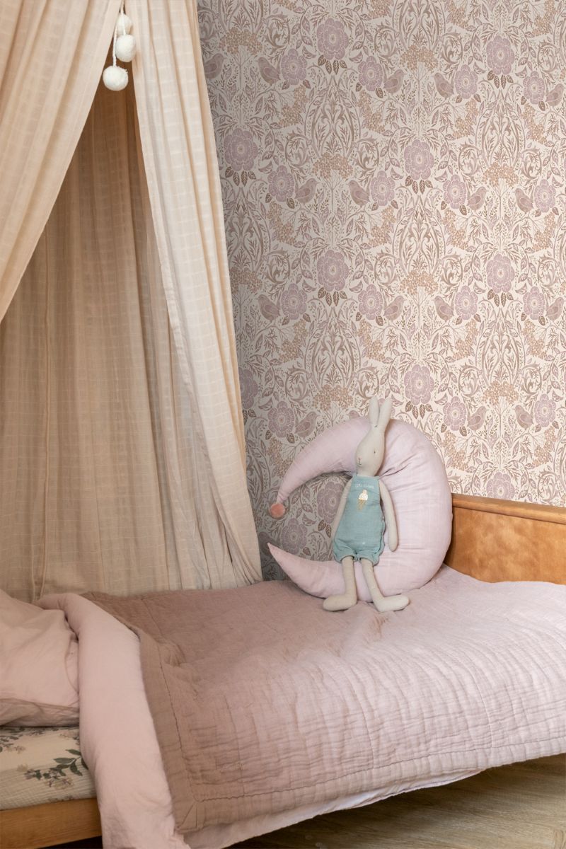 ESTAhome bloemen en vogels behang kinderkamer beige zand lila 139829