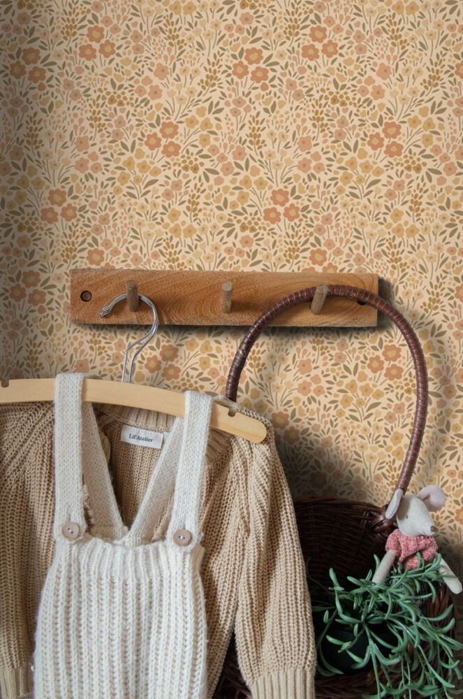 ESTAhome bloemetjes behang meisjeskamer babykamer Oker geel 131459