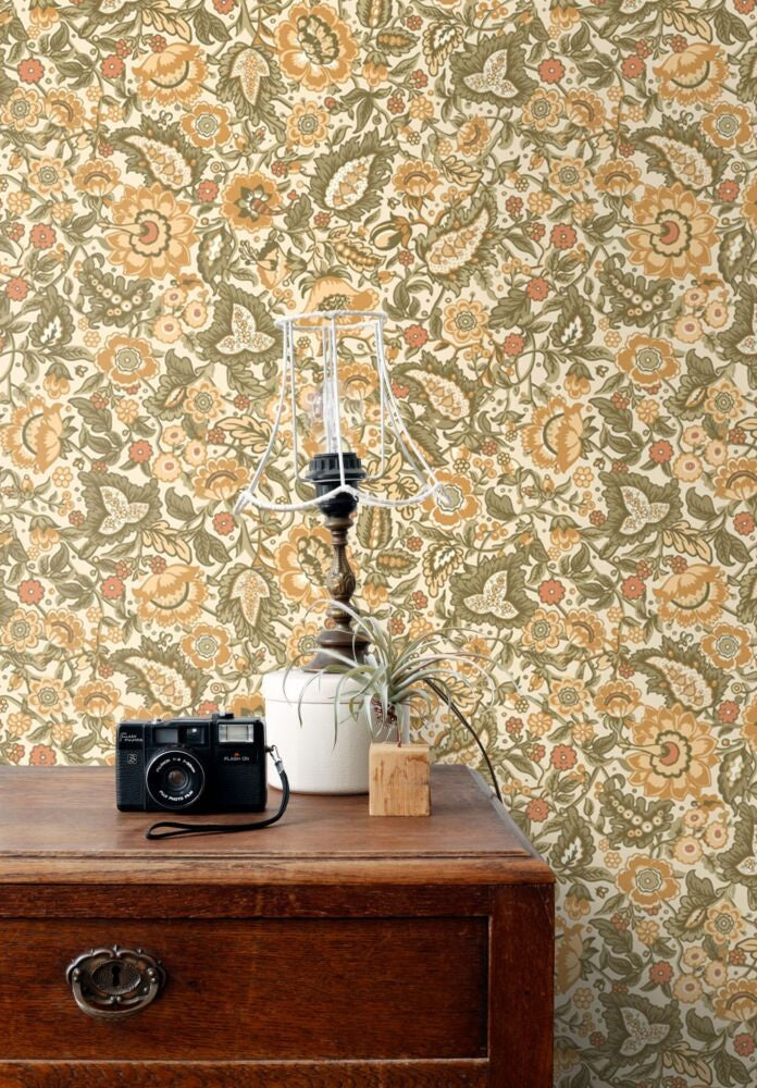 ESTAhome vintage bloemen behang voor de meisjeskamer Paisley Geel Groen 131493