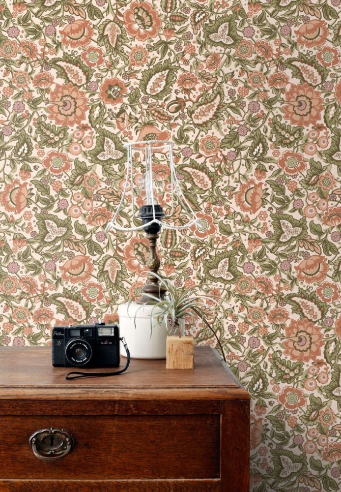 ESTAhome vintage bloemen behang voor de meisjeskamer Paisley Groen Terra 131494