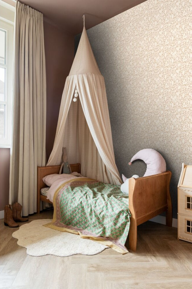 ESTAhome bloemetjes behang voor de meisjeskamer en babykamer beige 131438