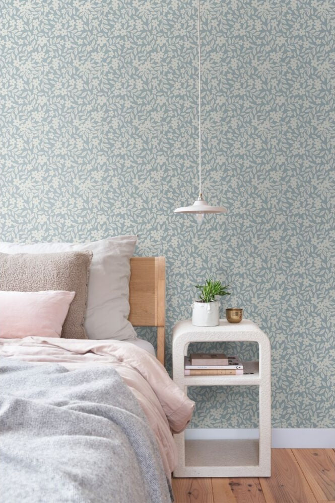 ESTAhome bloemetjes behang voor de meisjeskamer en babykamer  lichtblauw 131440