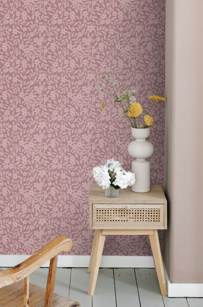 ESTAhome bloemetjes behang voor de meisjeskamer en babykamer  mauve paars 131443