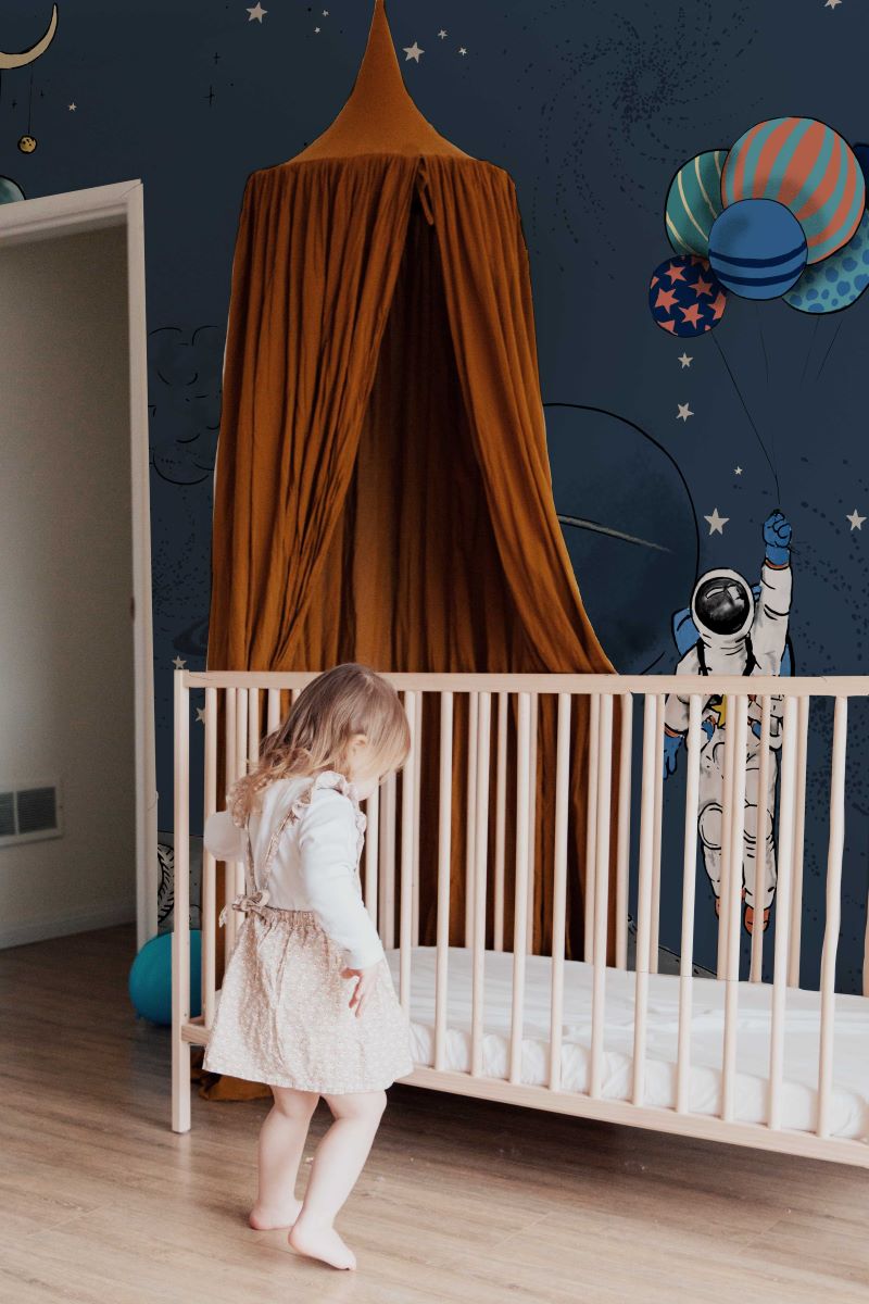 Ruimte behang voor de kinderkamer into the galaxy van annet weelink
