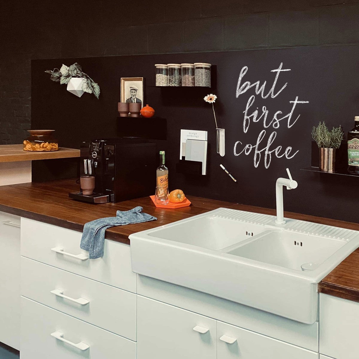 Magnetisch krijtbord behang van Groovy magnets zwart kinderkamer keuken woonkamer