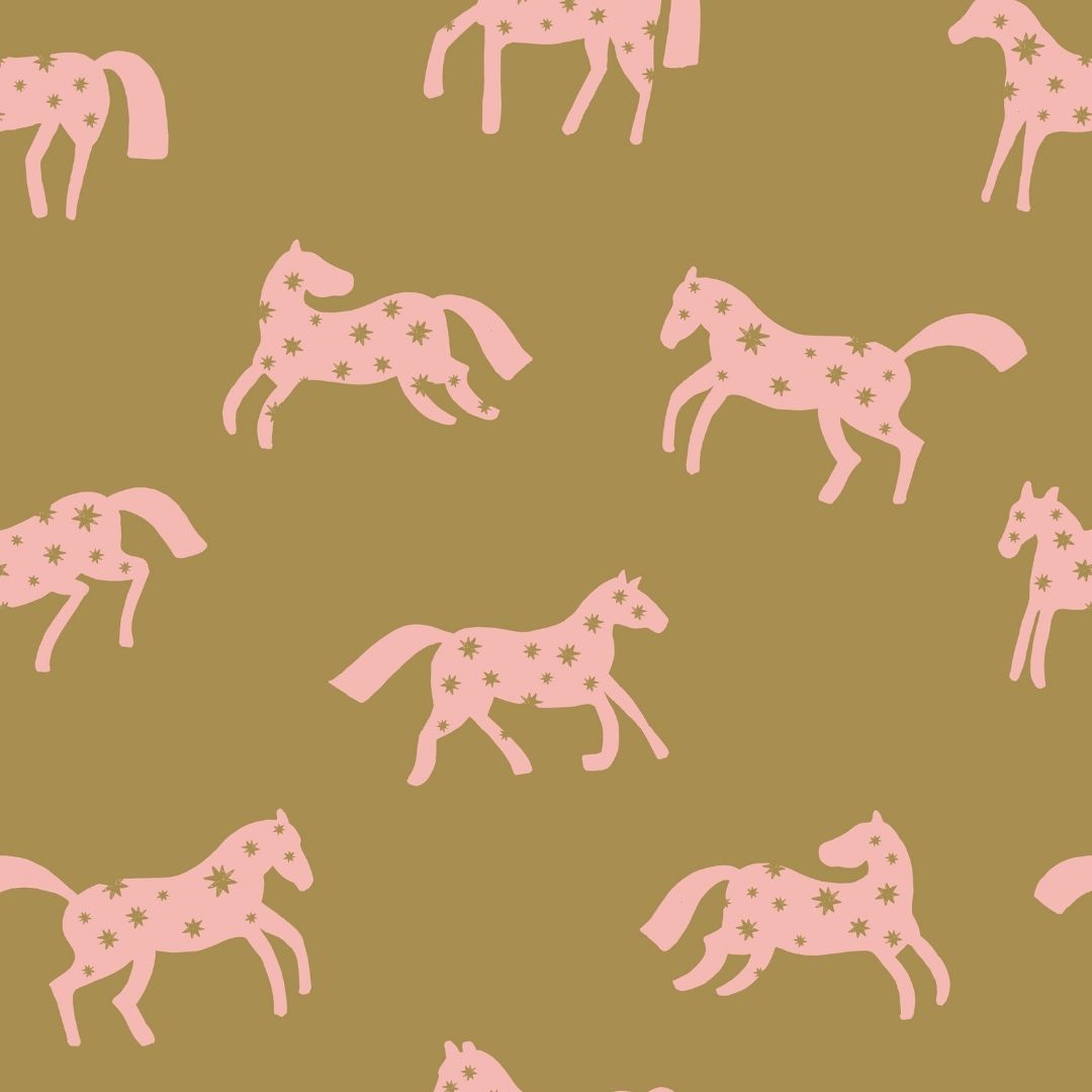 Joelle Wehkamp x Meet me at the wall magic horses paarden behang voor de kinderkamer meisjeskamer kaki roze
