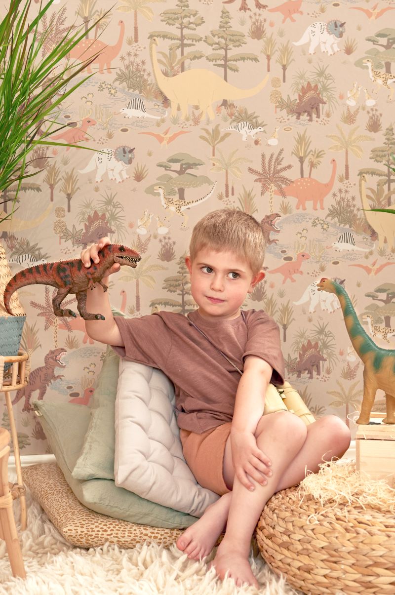 Majvillan dino behang voor de kinderkamer dinosaur vibes beige