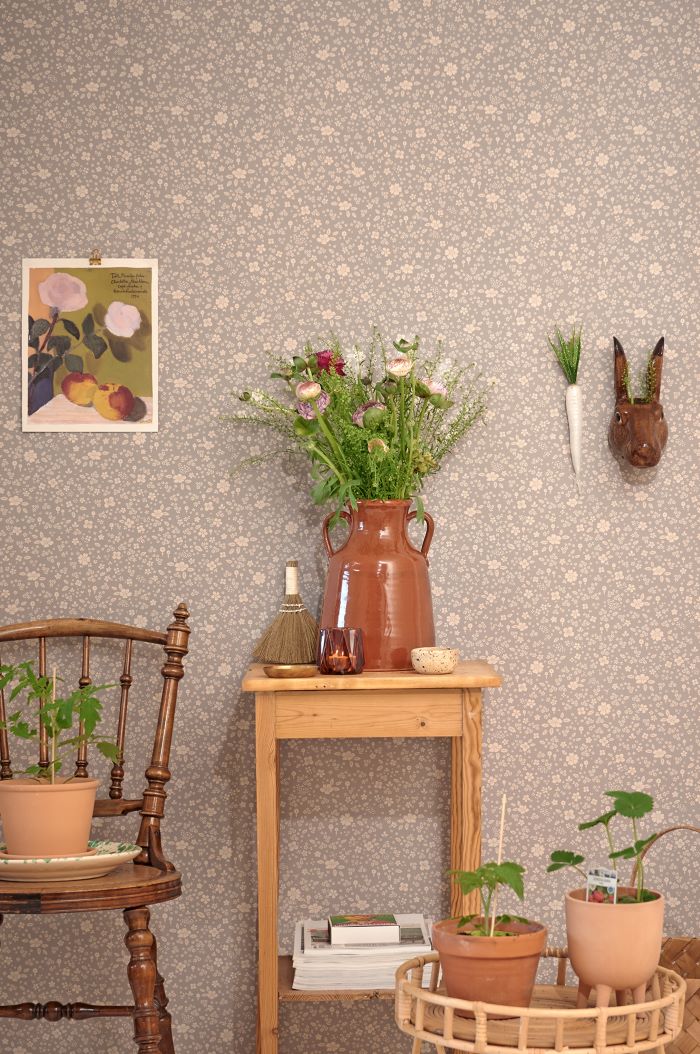 Majvillan bloemenbehang Flora dusty blue blauw