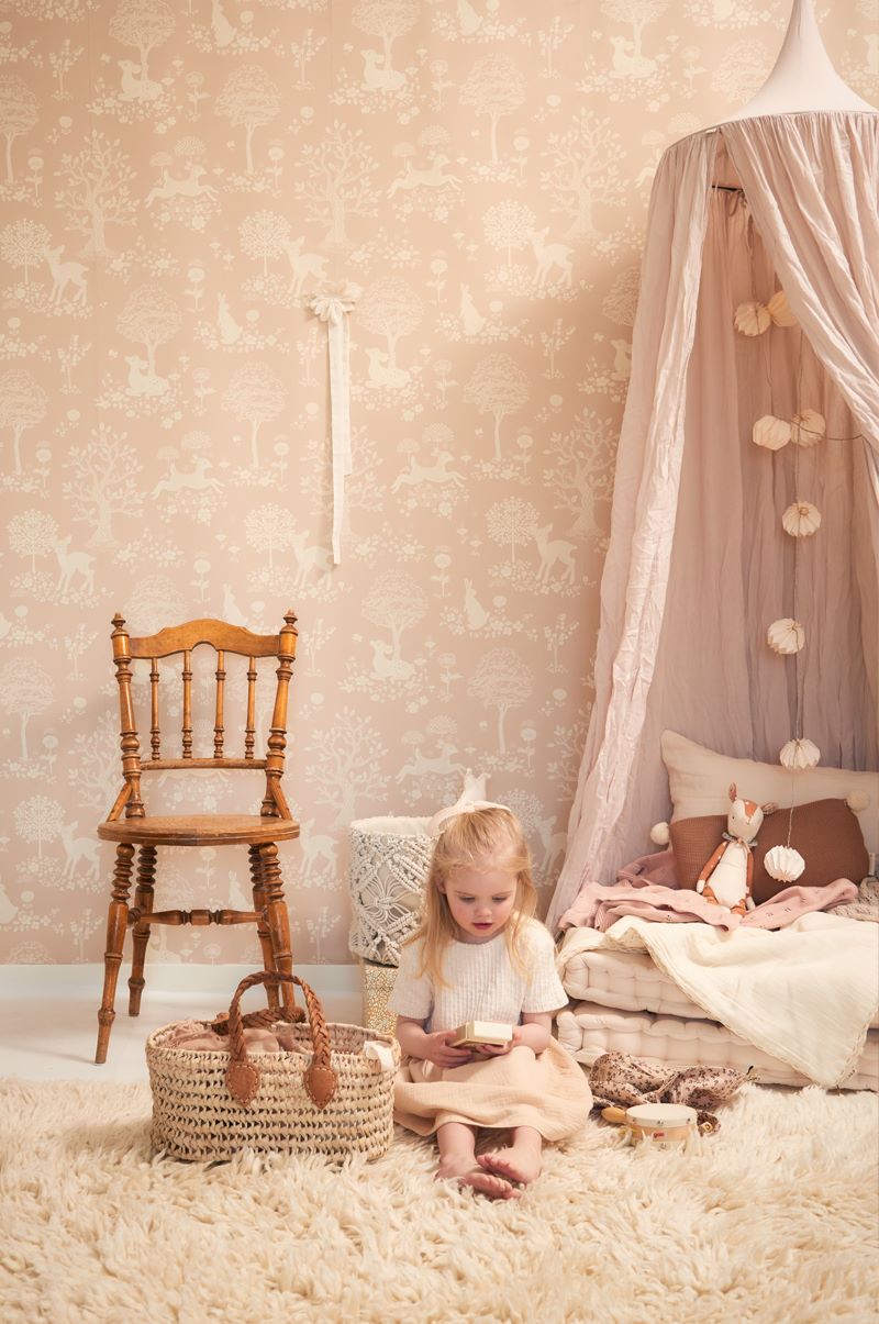Majvillan Wallpaper Summer Fields - Powder Pink