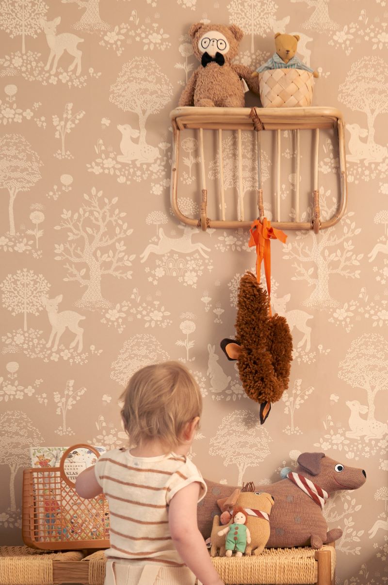 Majvillan behang kinderkamer summer fields soft brown bruin
