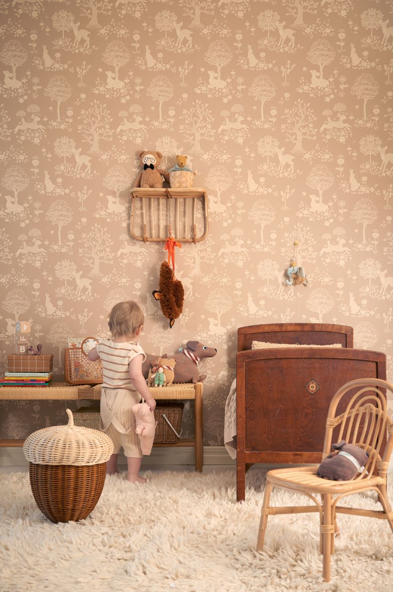 Majvillan behang kinderkamer summer fields soft brown bruin