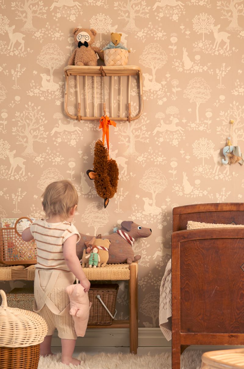 Majvillan behang kinderkamer summer fields soft brown bruin
