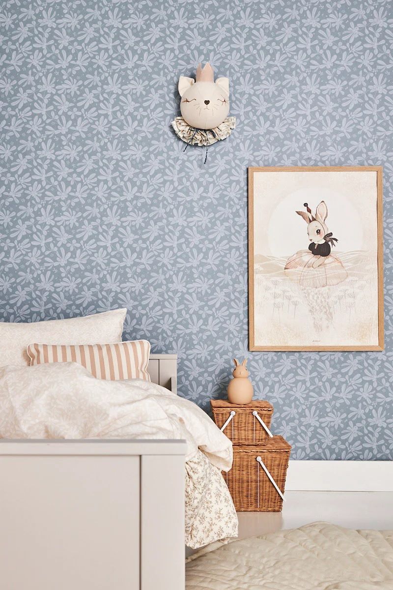 Matuu bloemenbehang voor de kinderkamer Barberries blauw