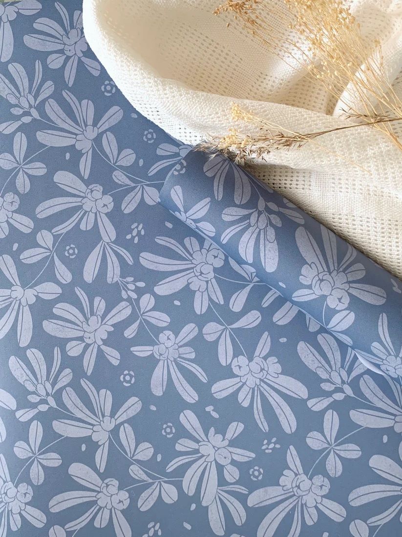 Matuu bloemenbehang voor de kinderkamer Barberries blauw