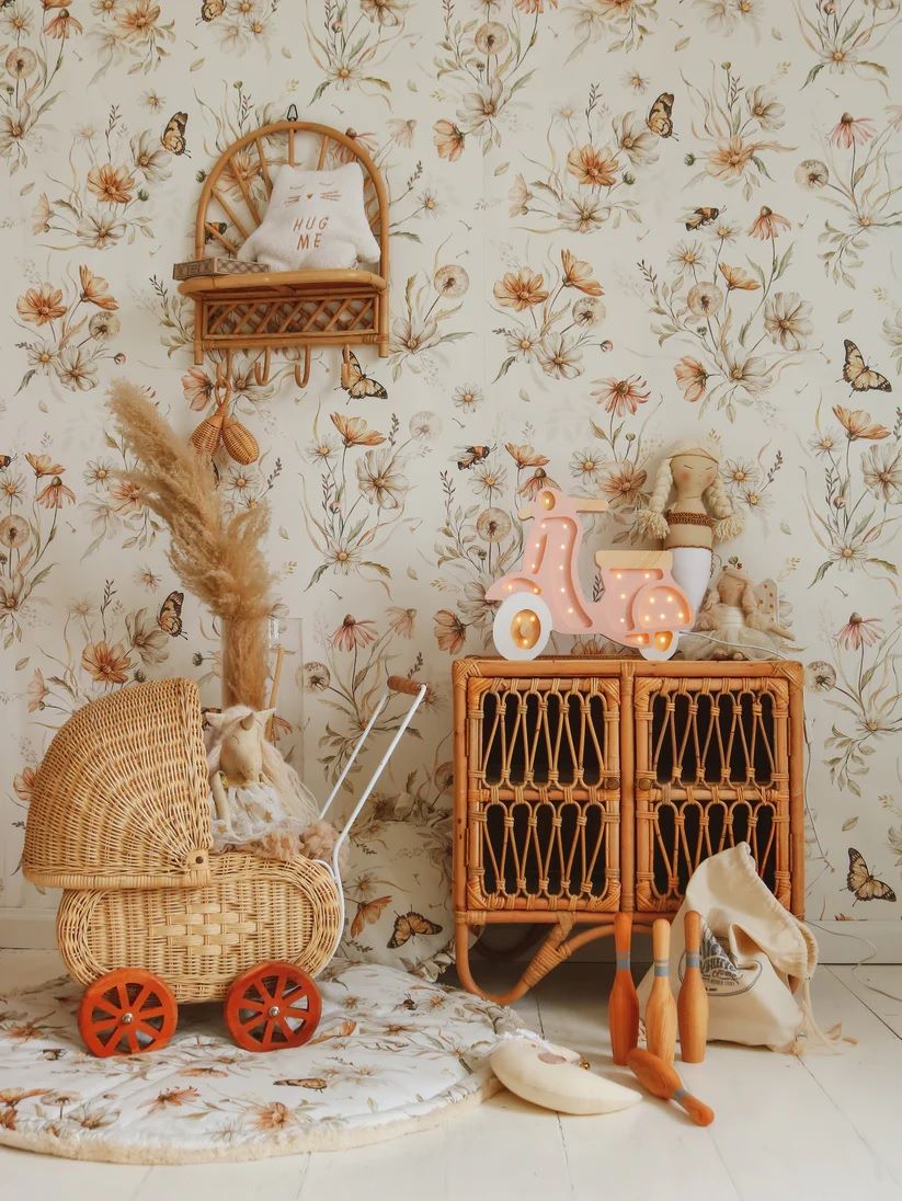 Matuu bloemenbehang kinderkamer Gouden Weide grote bloemen wit