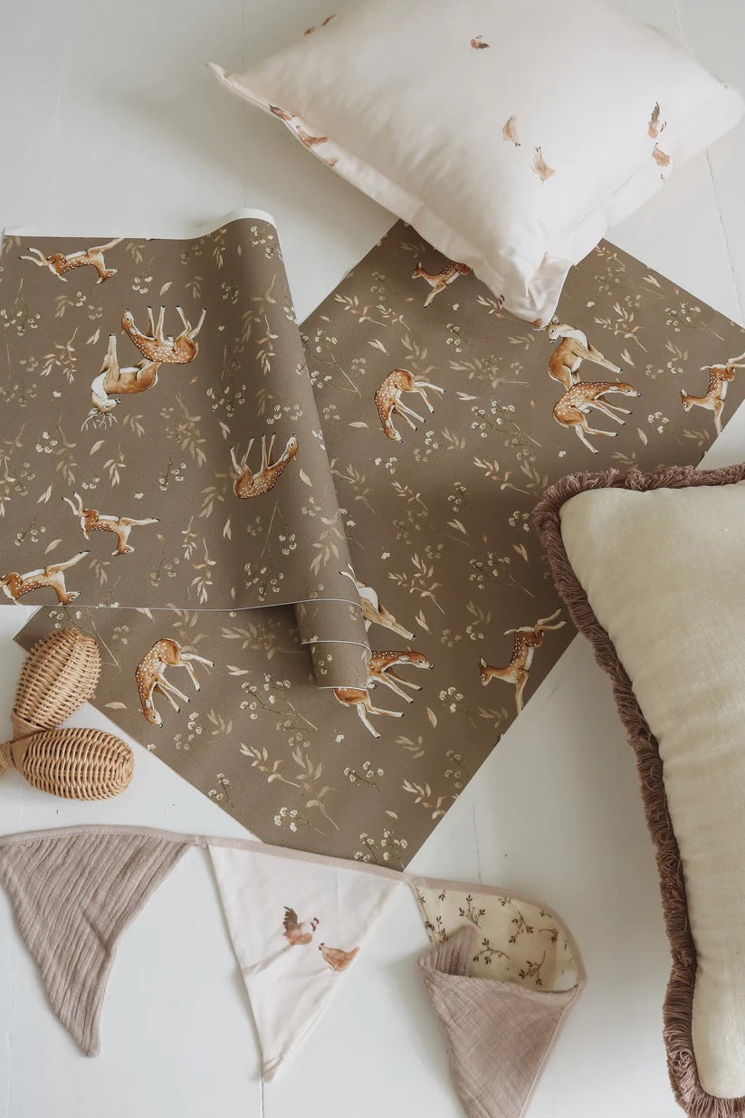 Matuu behang voor de kinderkamer met herten donker beige