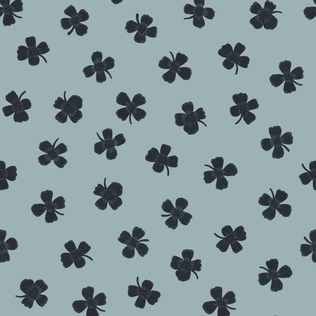 Joelle Wehkamp x Meet me at the wall lucky clover klavertjes behang voor de kinderkamer jongenskamer meisjekamer blauw
