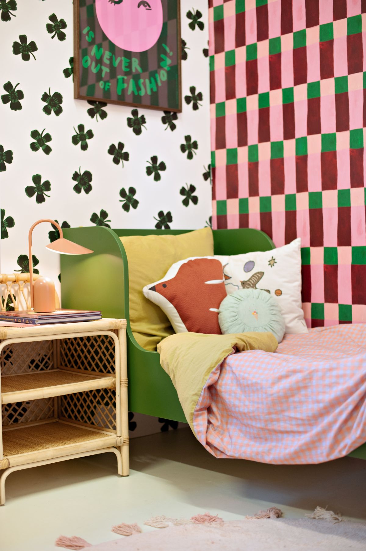 Joelle Wehkamp x Meet me at the wall lucky clover klavertjes behang voor de kinderkamer meisjeskamer groen