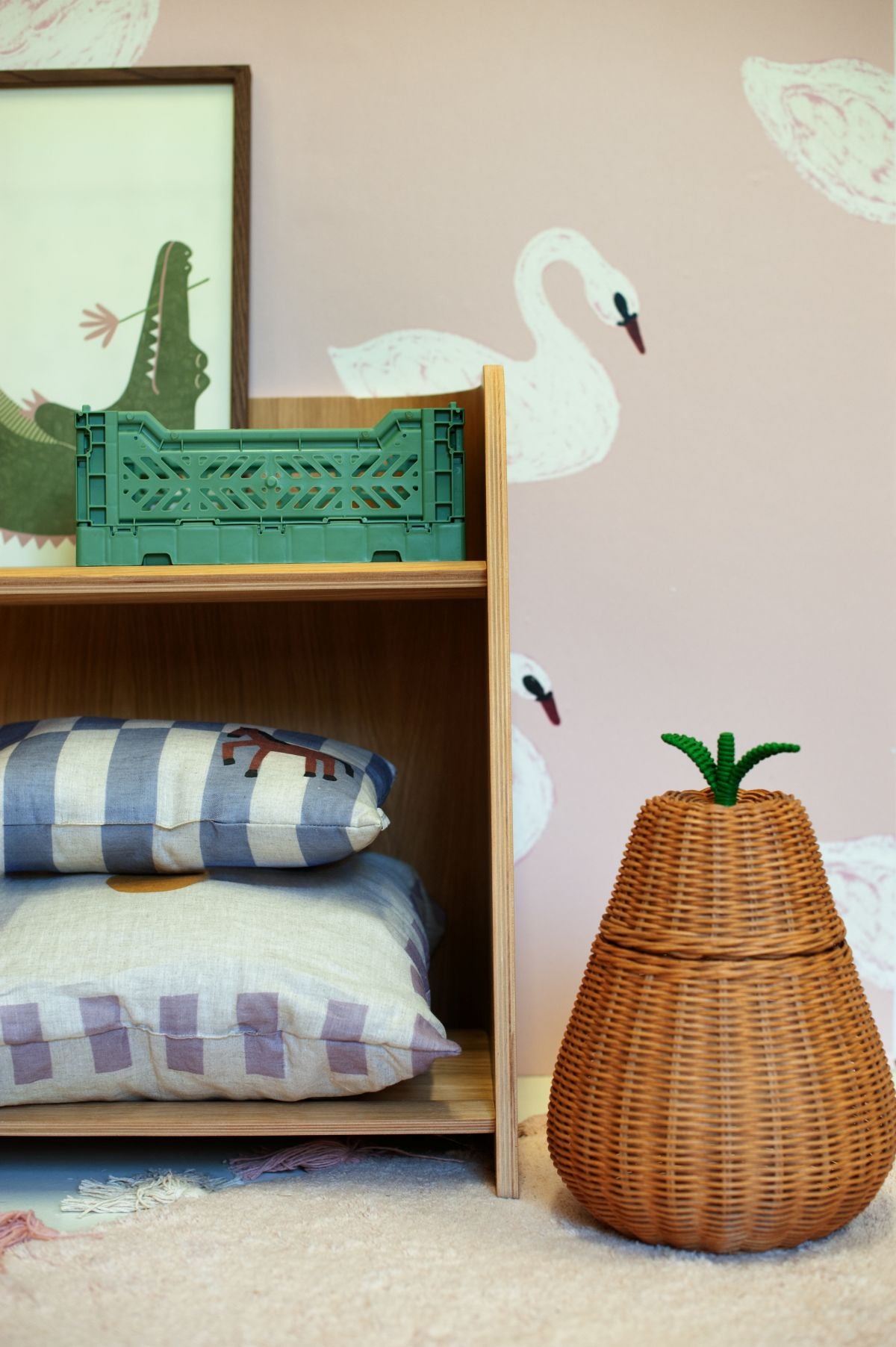 Joelle Wehkamp x Meet me at the wall Swans zwanen dierenbehang voor de kinderkamer meisjeskamer roze