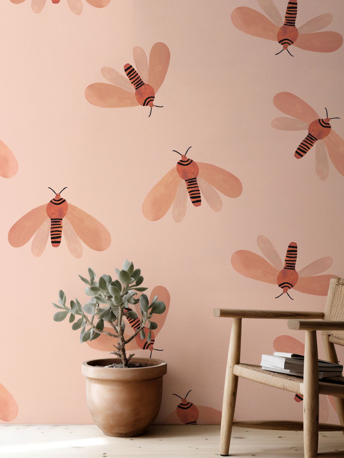 Meet me at the Wall Moth motten behang voor meisjeskamer naturel licht roze