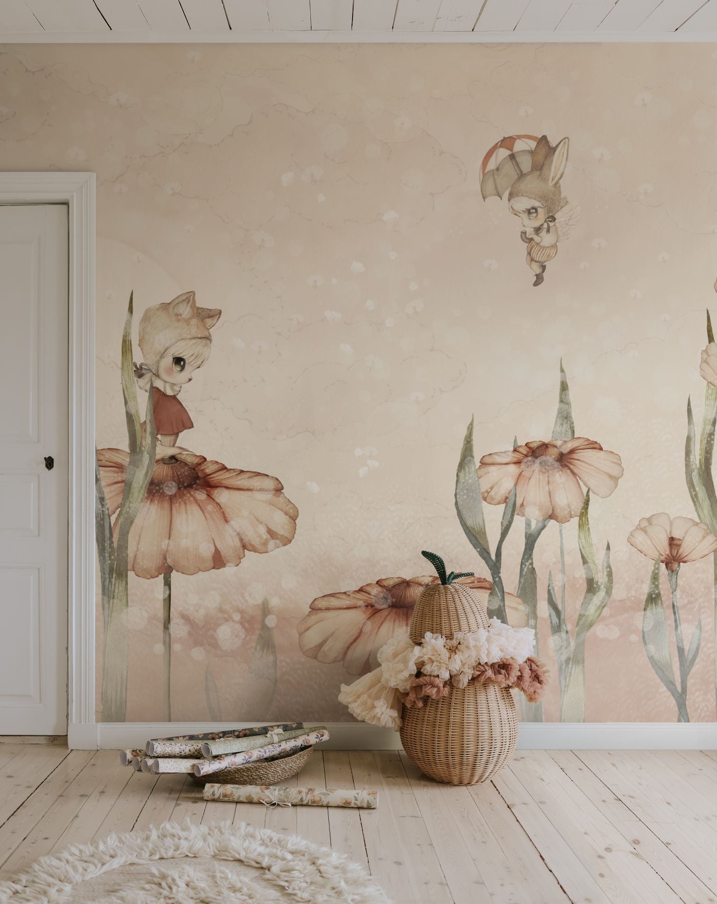 Rebel Walls x Mrs. Mighetto Bloomy Fields of Marion Roze dromerig behang voor meisjeskamer en babykamer R20299