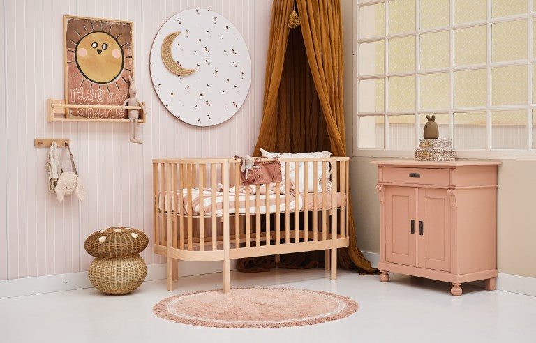 Studio Pieni behang voor de kinderkamer Saar besjes beige