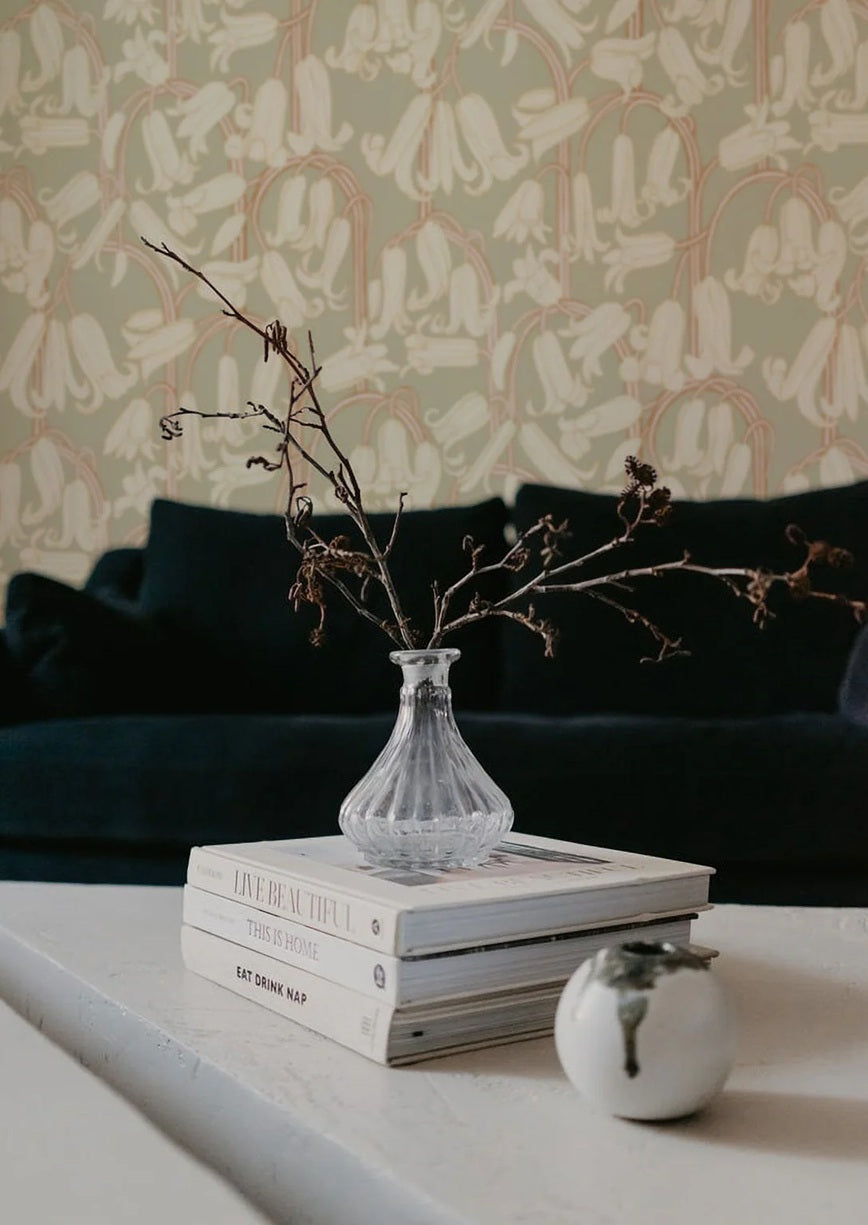 Summer Gray Bluebells green behang voor de meisjeskamer en babykamer lichtgroen