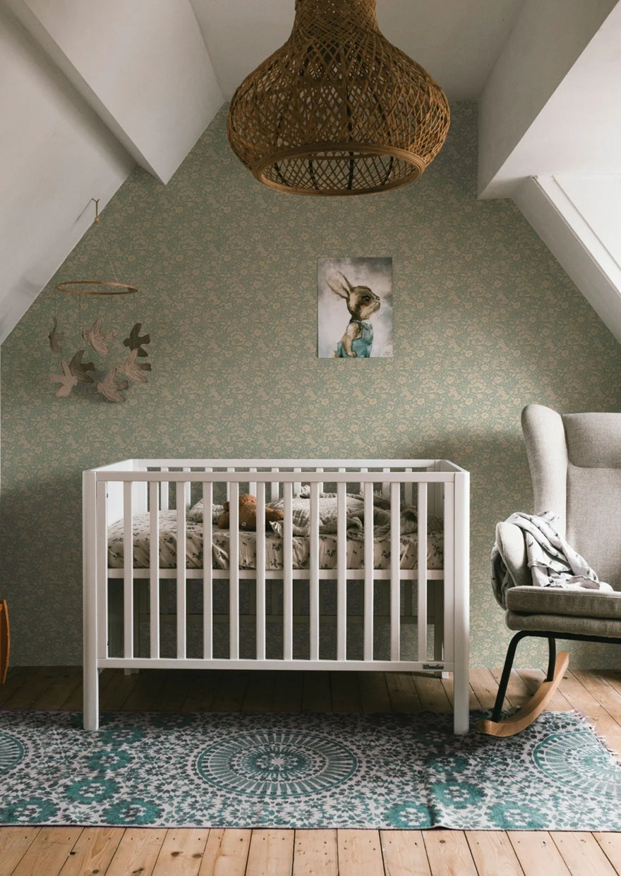 Summer Gray Doris bloemen behang voor de kinderkamer en babykamer dusty blue lichtblauw