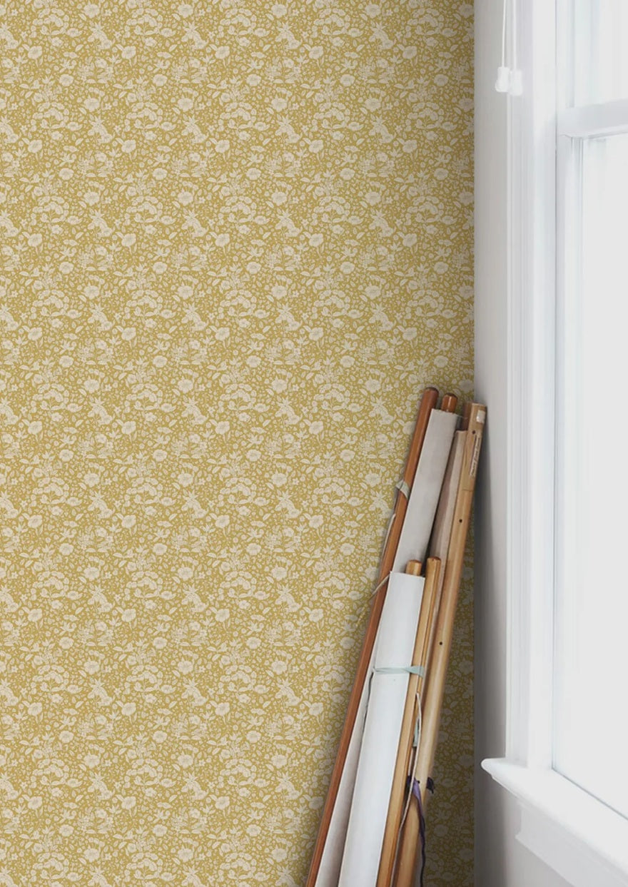 Summer Gray Doris bloemen behang voor de kinderkamer en babykamer mustard okergeel