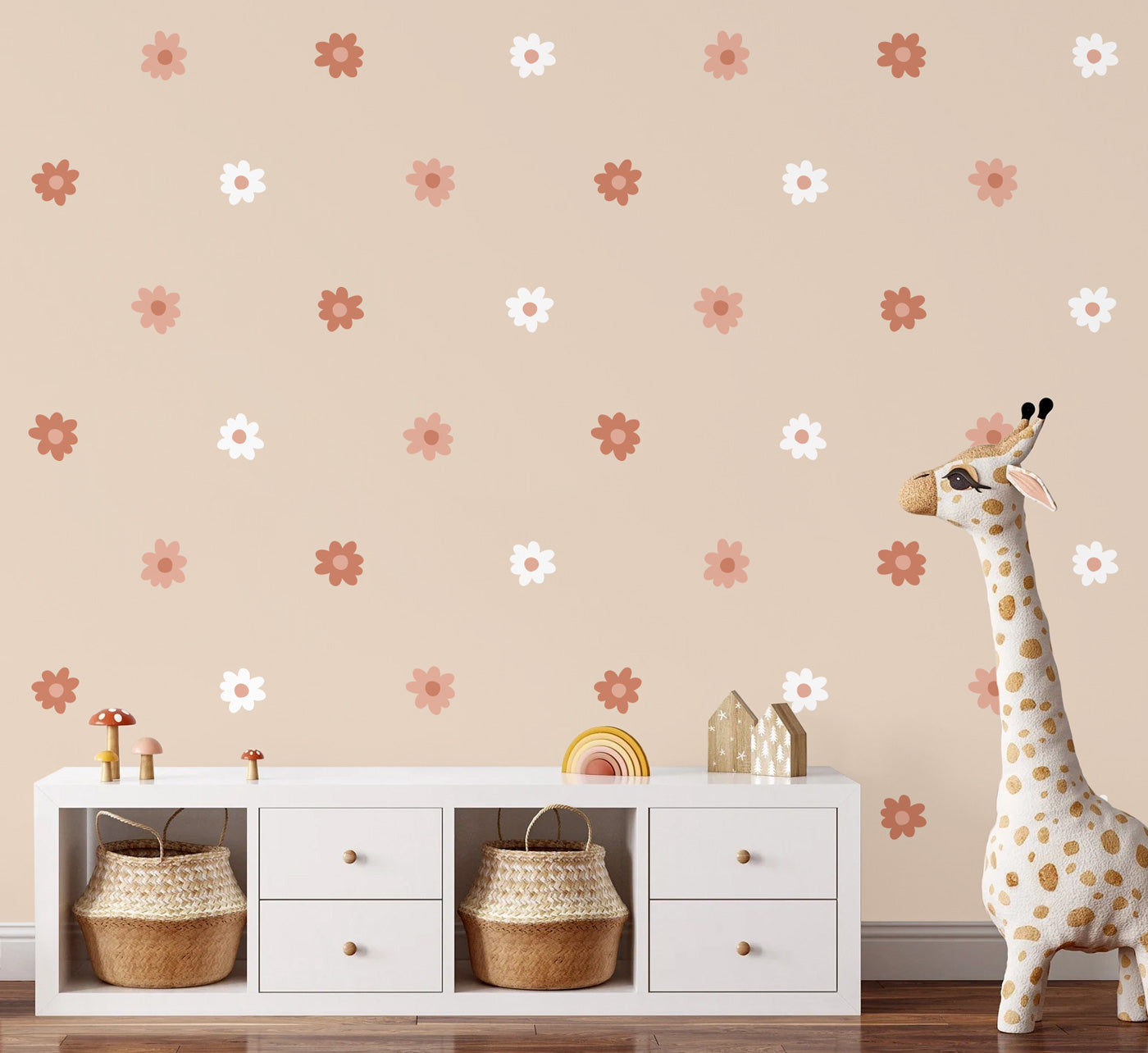 Bloemen behang voor meisjeskamer en babykamer Volpracht beige oudroze