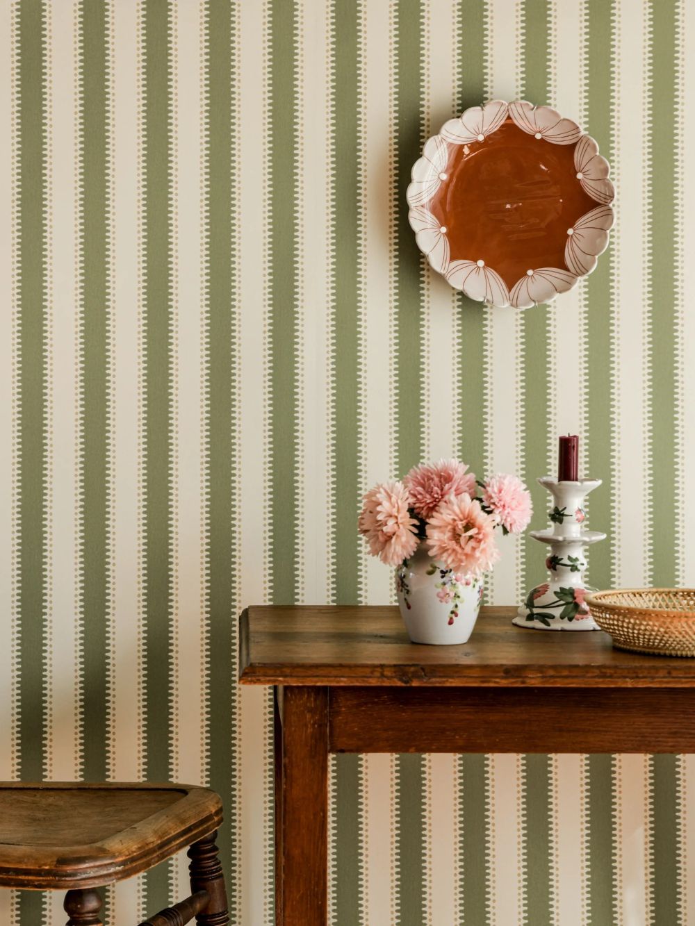 Langelid von Bromssen jagged stripe strepen behang voor de kinderkamer 
 groen