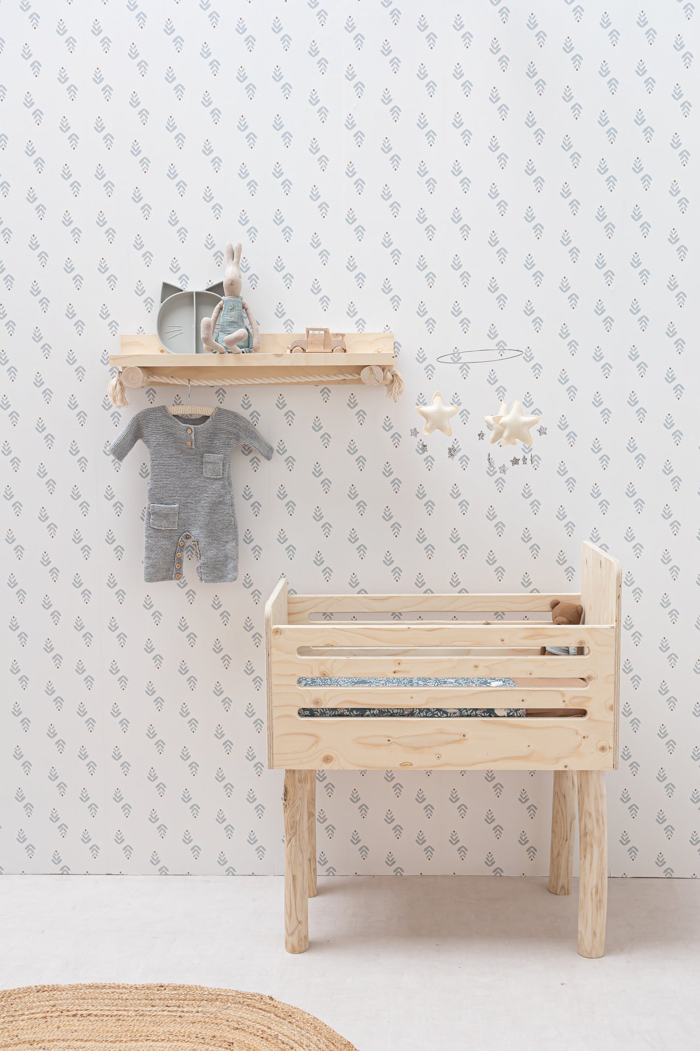 Bibelotte behang neutrale kinderkamer lichtblauw