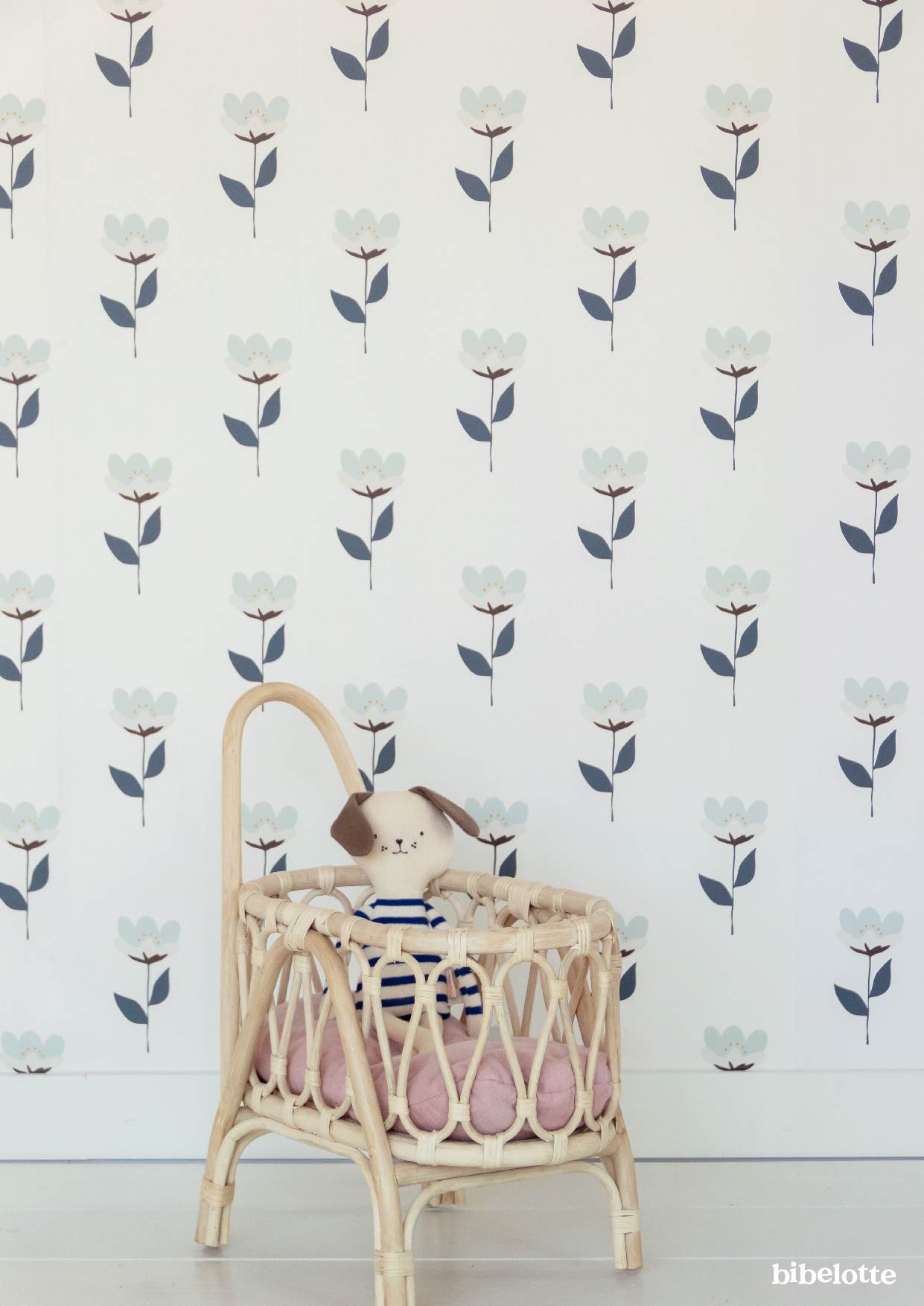 Bibelotte behang voor de kinderkamer Retrobloem blauw