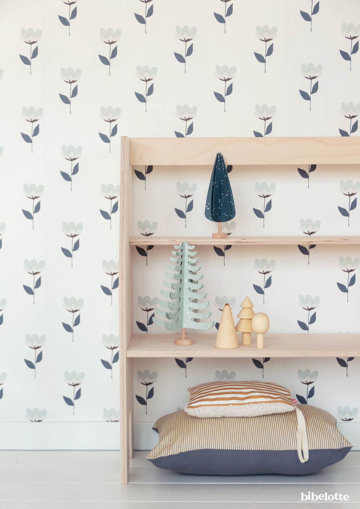 Bibelotte behang voor de kinderkamer Retrobloem blauw