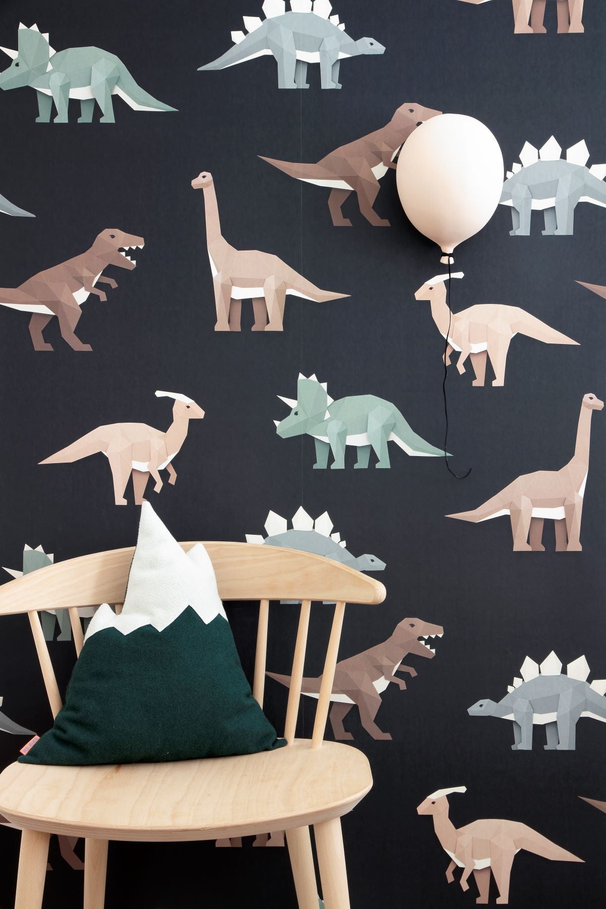 Studio Ditte Dino behang jongenskamer donker