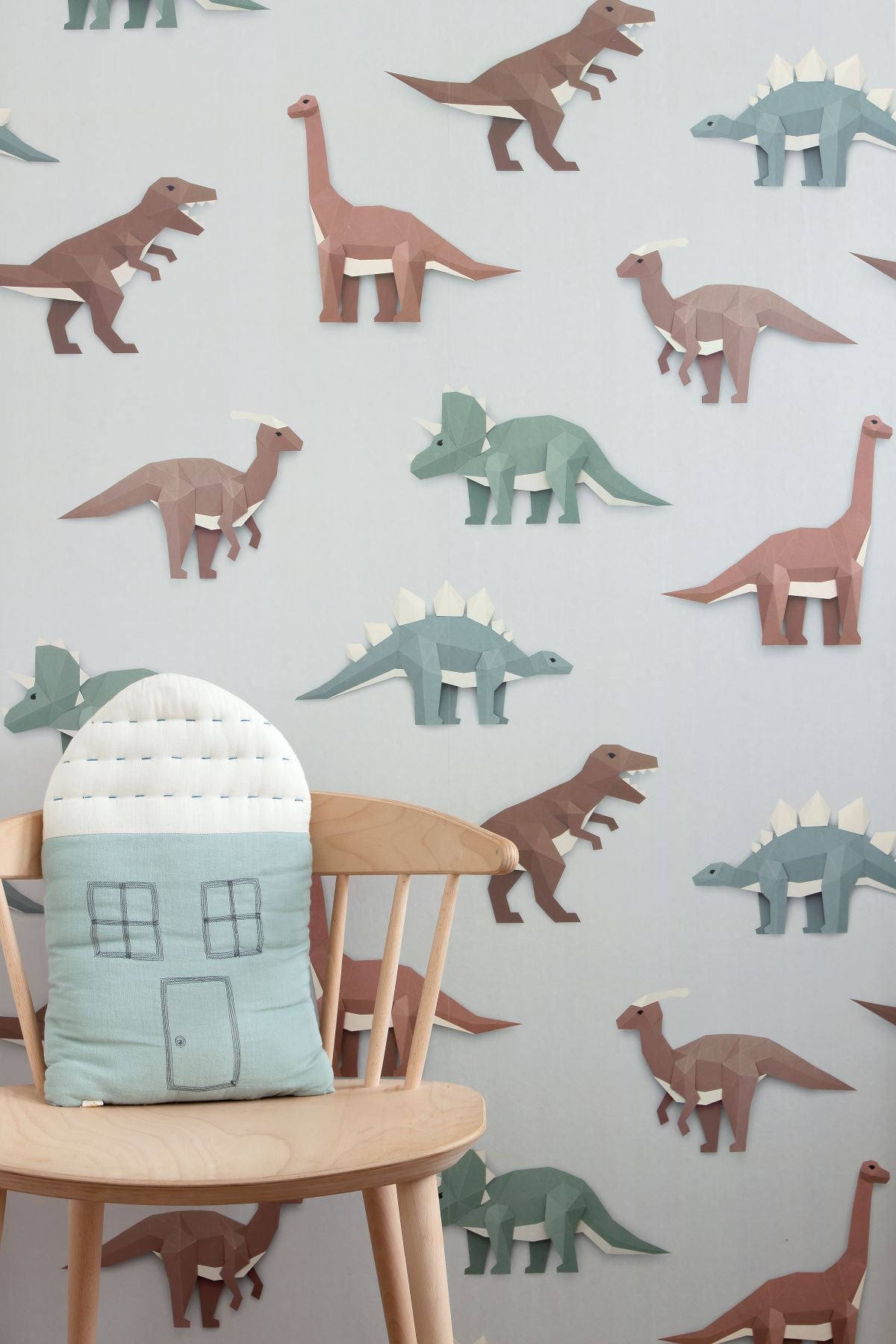 Studio Ditte Dino behang jongenskamer lichtgrijs
