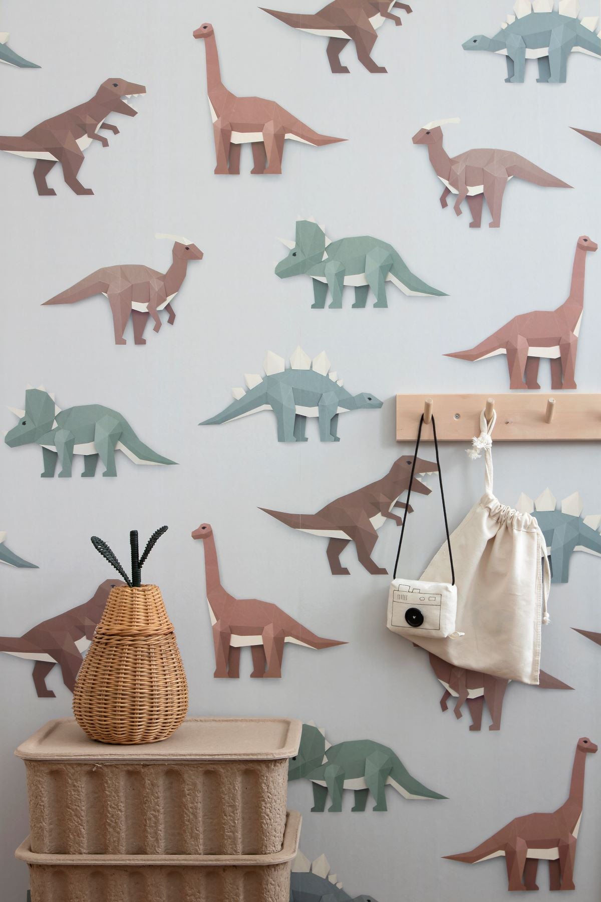 Studio Ditte Dino behang jongenskamer lichtgrijs
