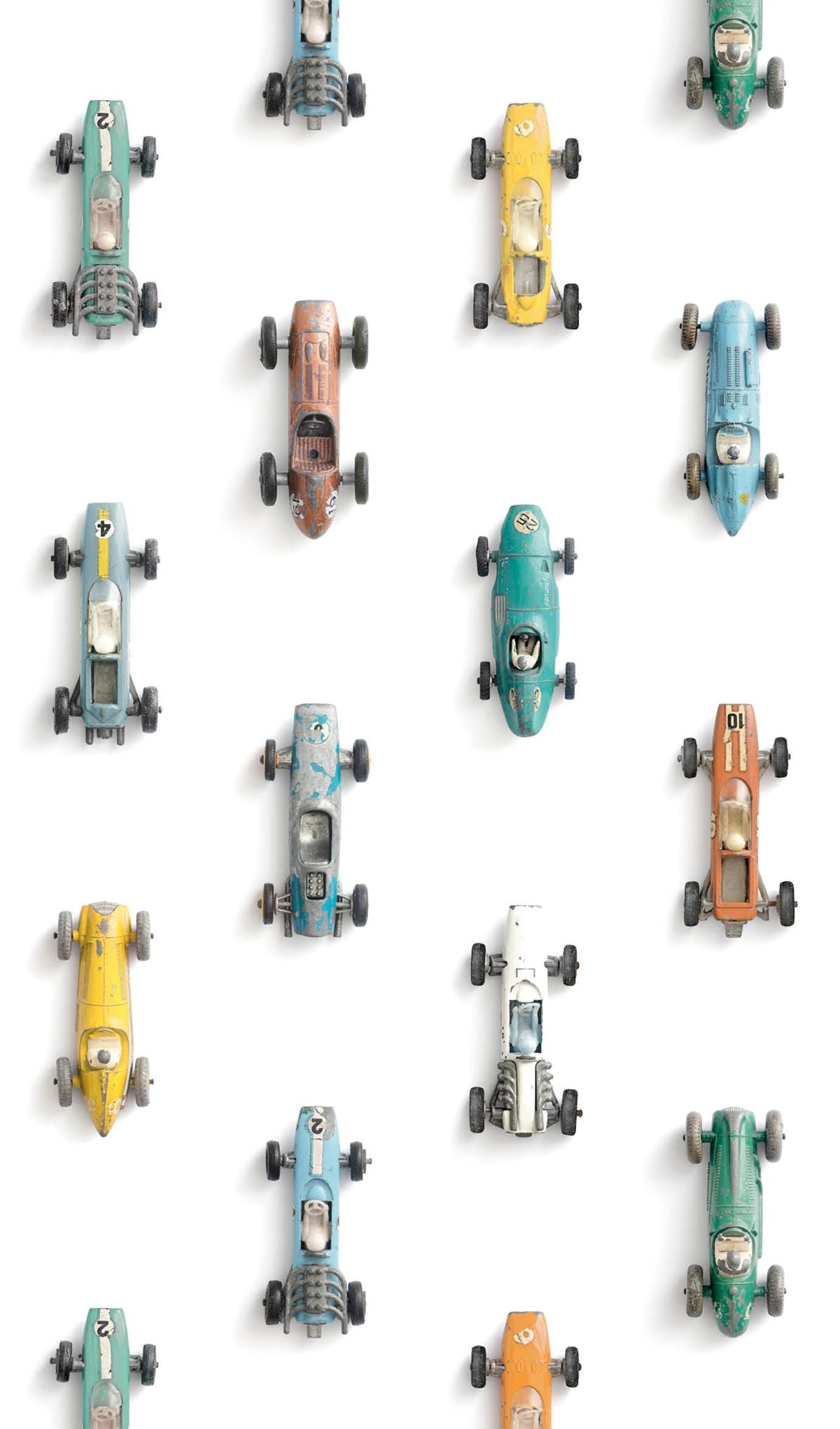 Studio Ditte raceauto behang jongenskamer wit